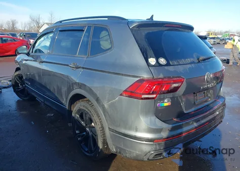 2023 Volkswagen Tiguan 2.0T Se R-Line Black z USA, uszkodzony, nr VIN 3VVCB7AX7PM138672